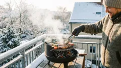 Tipps für das Grillen im Winter, ohne das Aroma der Holzkohle zu verlieren.